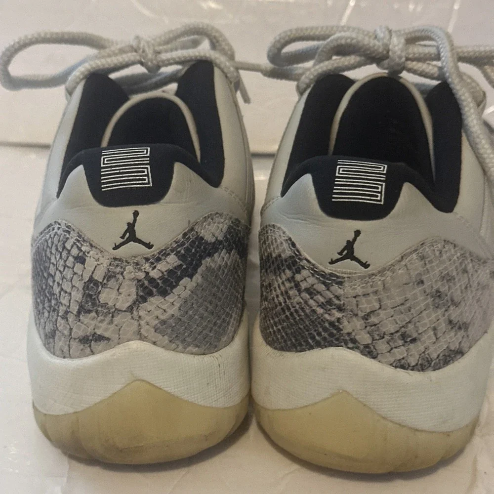 Jordan Air Jordan 11 Retro Low White Gray Snakeskin Men's Low Top Size 12